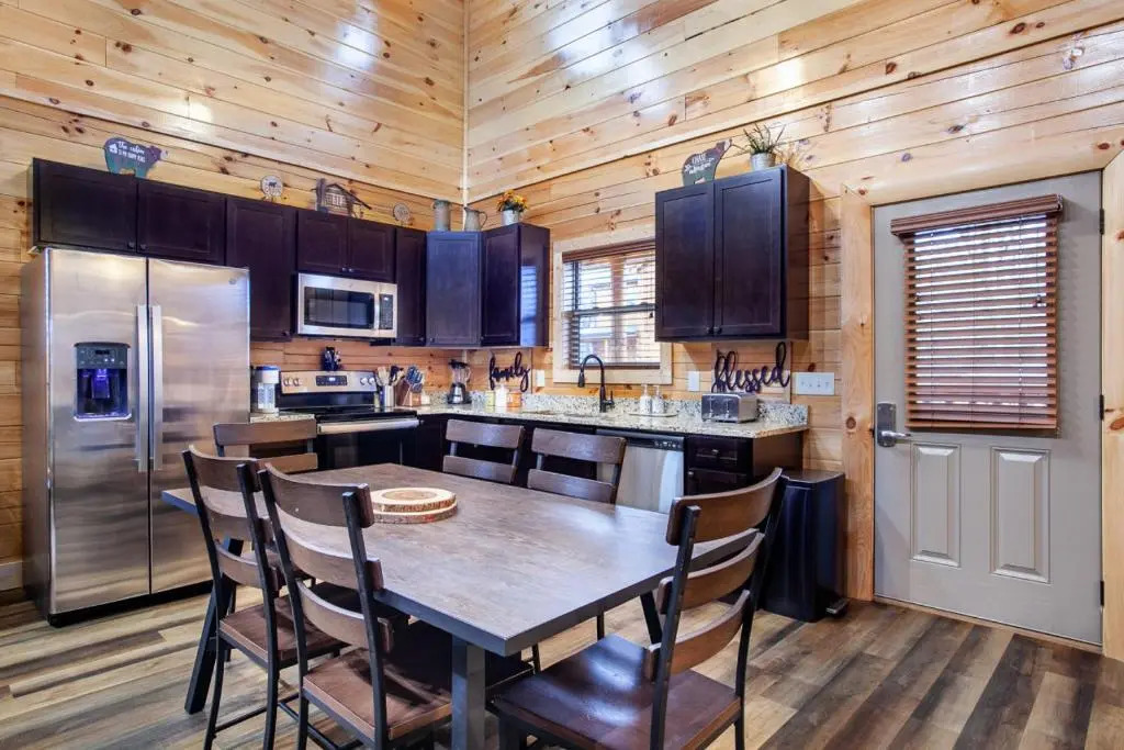Swimming Bears Lodge 1 with Indoor Pool and Hot Tub