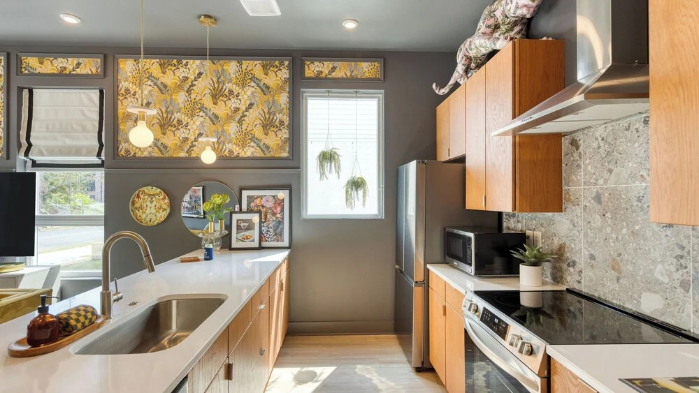 Sleeps 16 2 Homes Next Door + Walk to Dining & Music Lischey Loft & The Bloom House by Avantstay