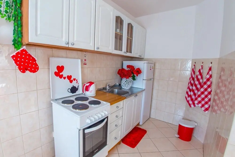 Apartment Red
