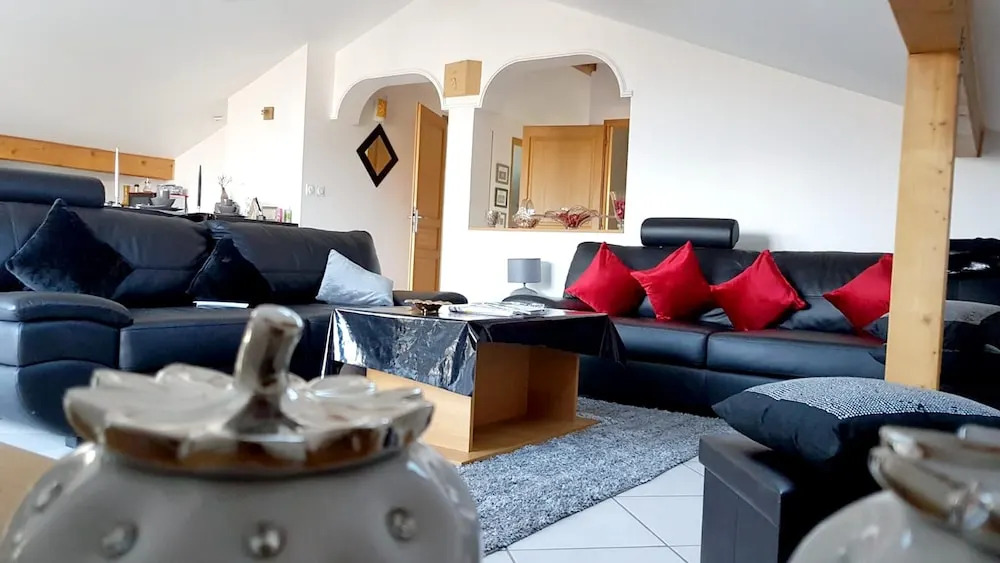 Apartment With 3 Bedrooms in Sévrier, With Wonderful Lake View, Furnished Garden and Wifi - 10 km From the Slopes