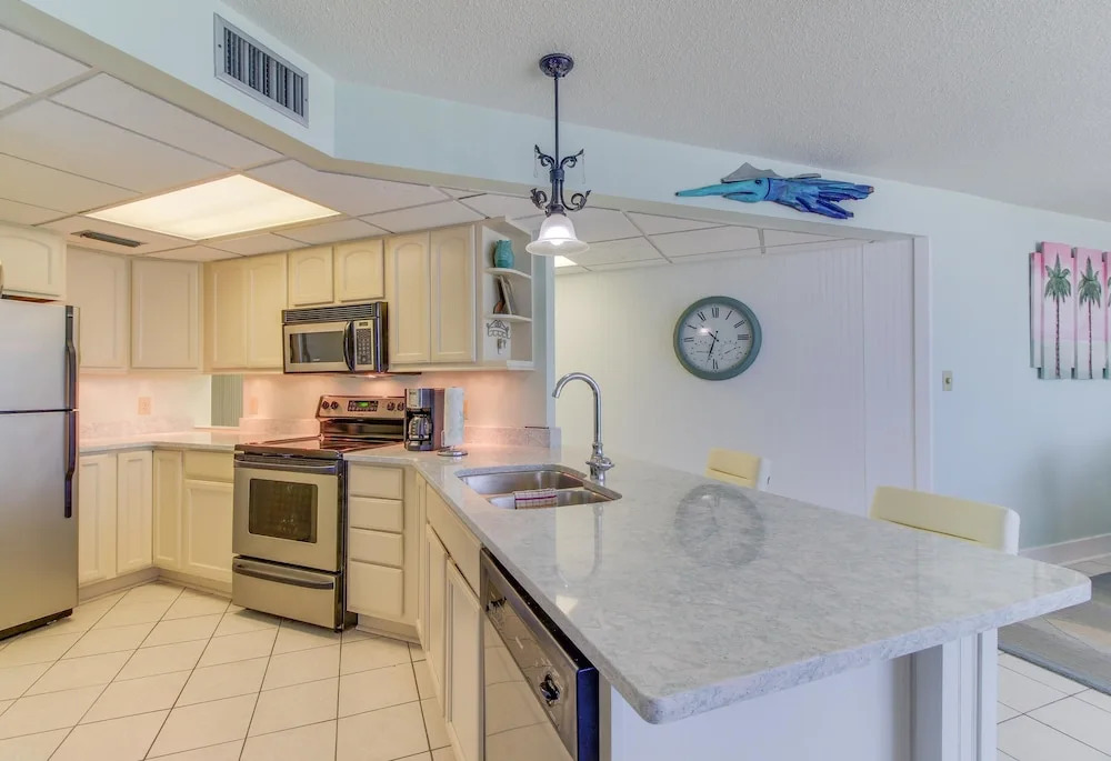 Aqua Vista Condominiums