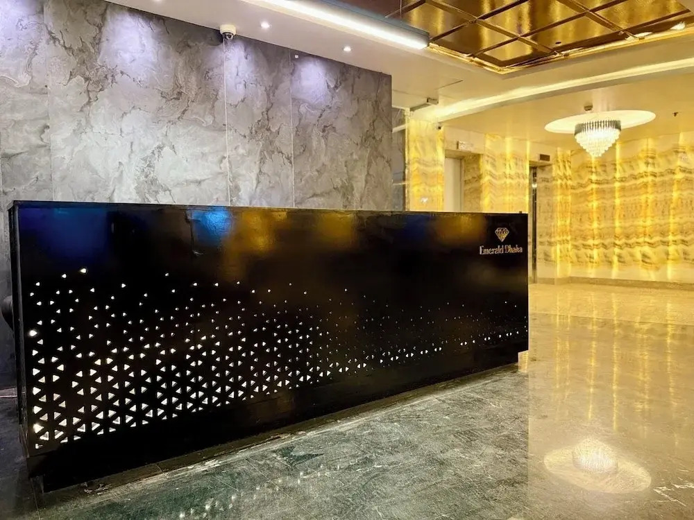 Monsoon Courtyard Luxury Hotel