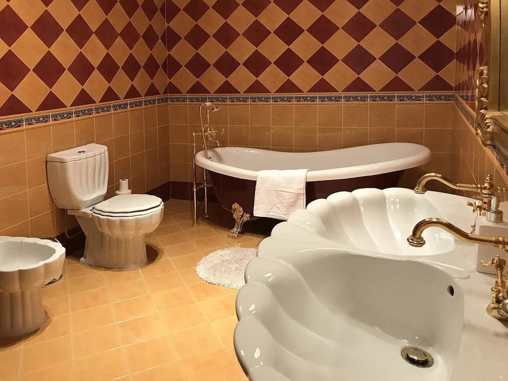 Spacious villa in Can Trabal with private pool and jacuzzi 980 m²