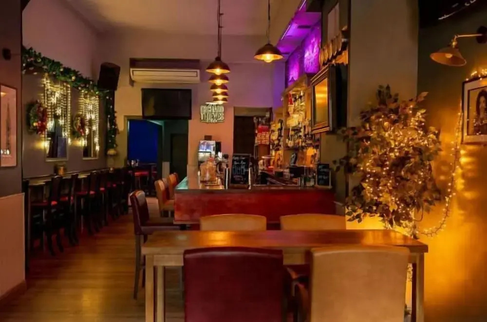 Bru Bar & Hostel