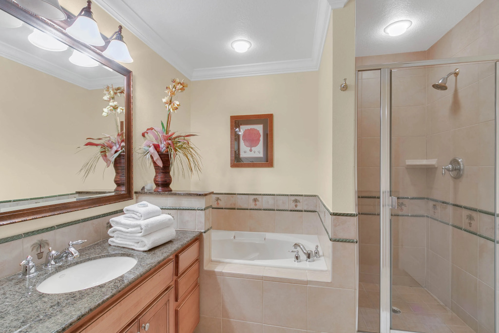 3 Bedrooms 25 Bathrooms Reunion Resort 1589 Hc