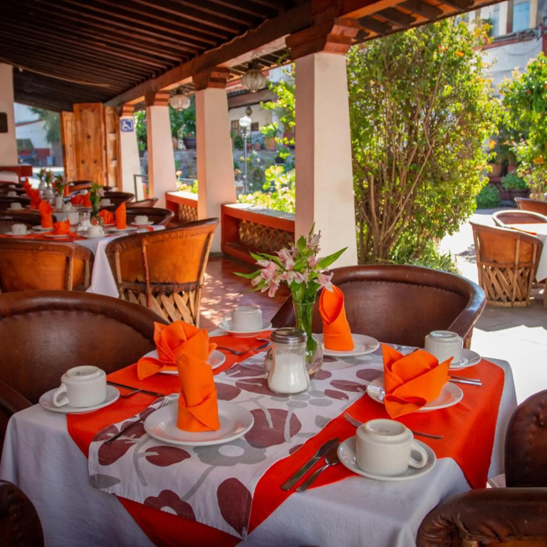 Hotel y Restaurant Embajadoras