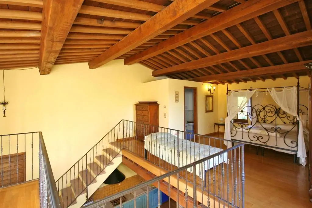 7 bedrooms villa with private pool enclosed garden and wifi at Loc Ramazzano Perugia