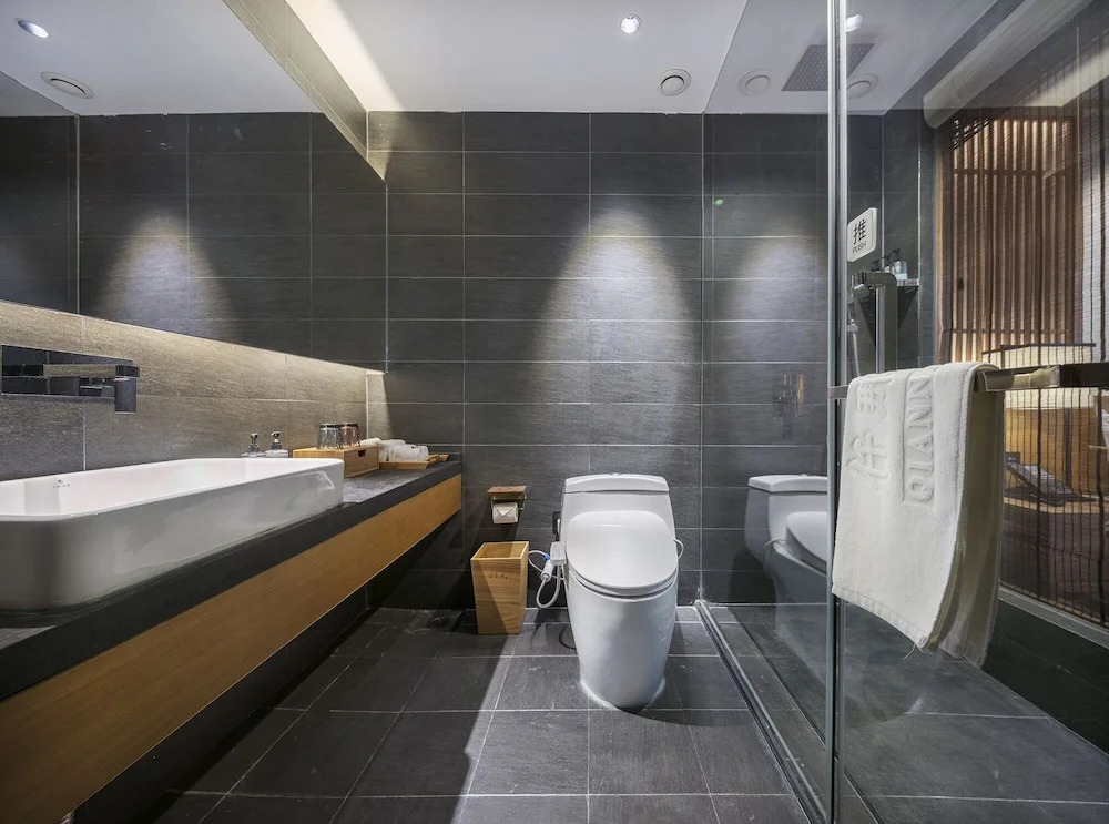 Qianna Qianxun Hotel(Zhengzhou High-tech Zone Xiliuhu )
