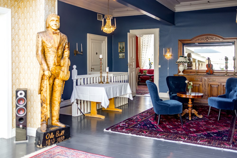 Fjordslottet Hotel
