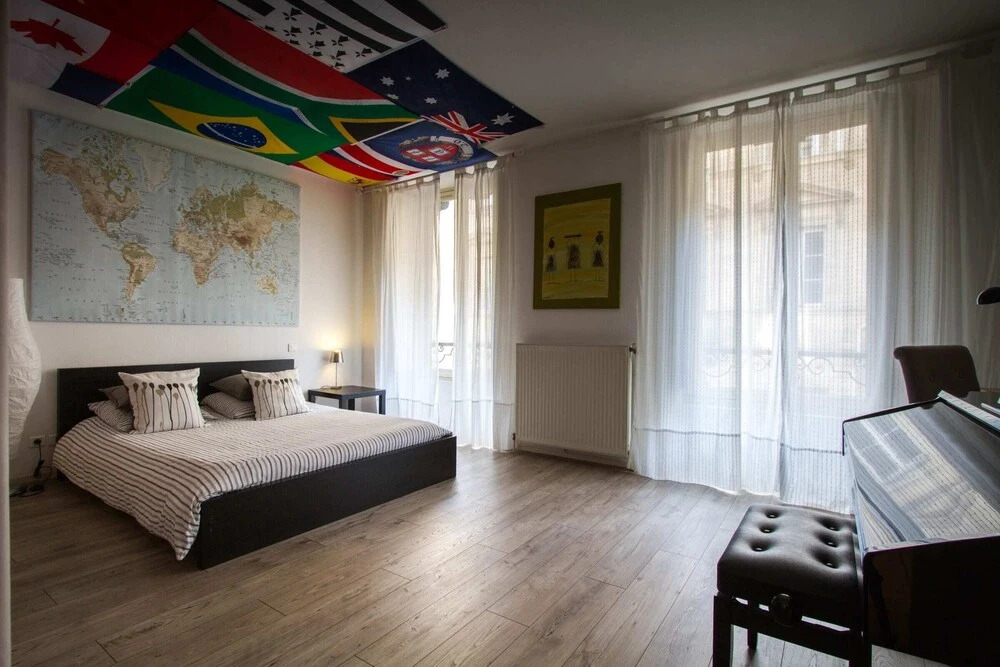 Spacious T3 of 150m2 - Place des Quinconces