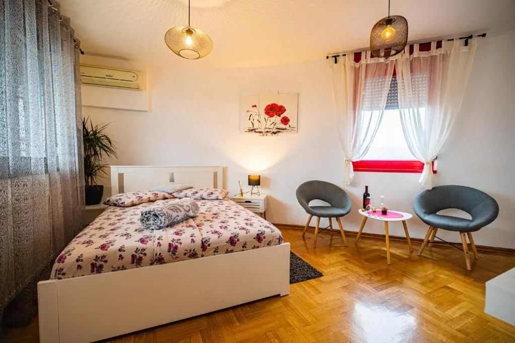 Flexible SelfCheckIns 15 & 19 - Zagreb - Garage - Loggia - New - Cozy