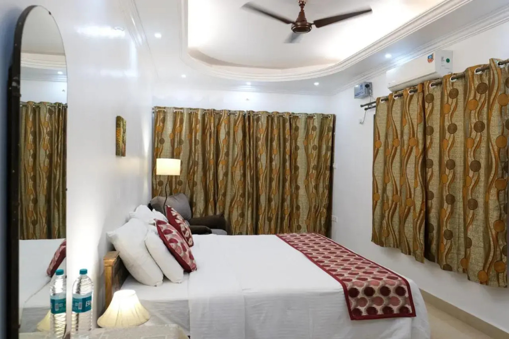 SHANUS SEASIDE INN - A Family-Run Guesthouse just 100 metres from Candolim Beach
