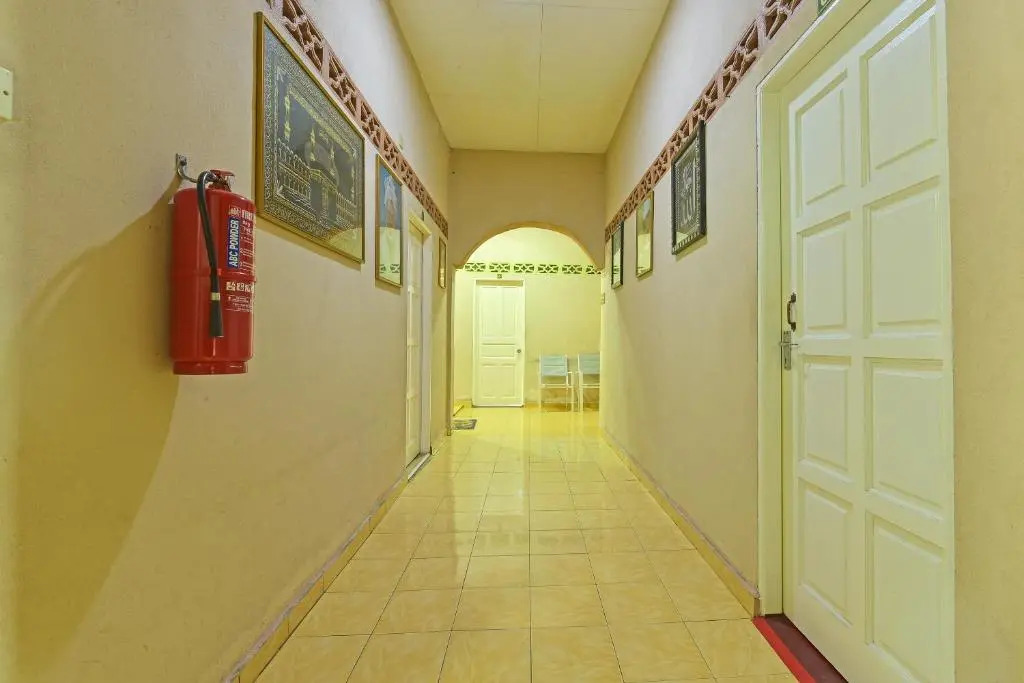 Oyo 90639 Hotel Azimah