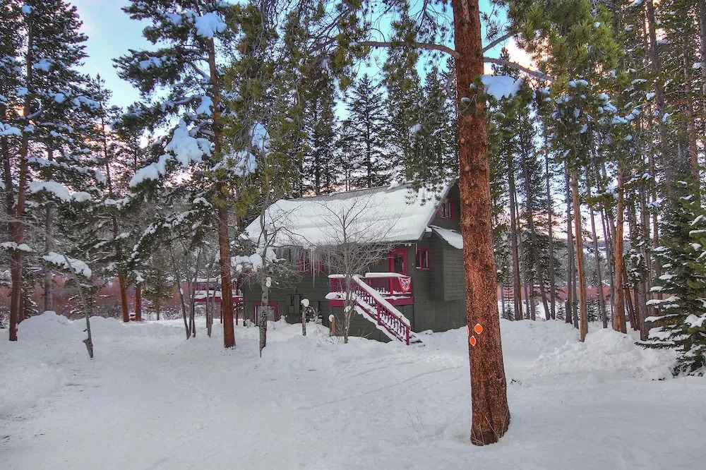 Whispering Pines - 4 Br Home