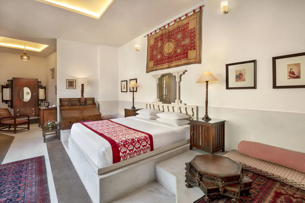 Neemrana Fort-Palace
