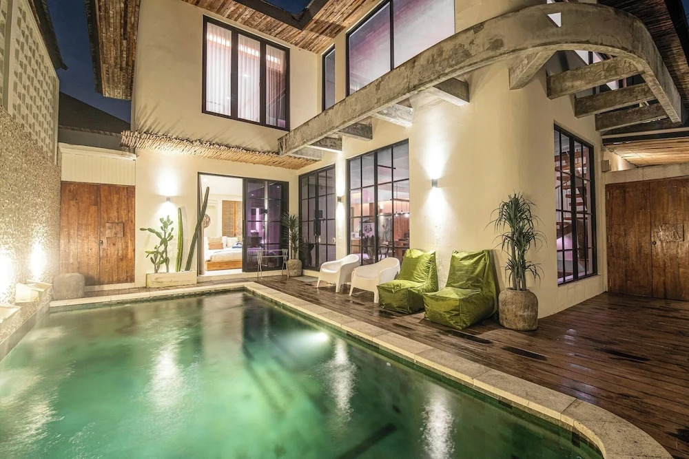 Elegant 4BR Seminyak Villa, enclosed living