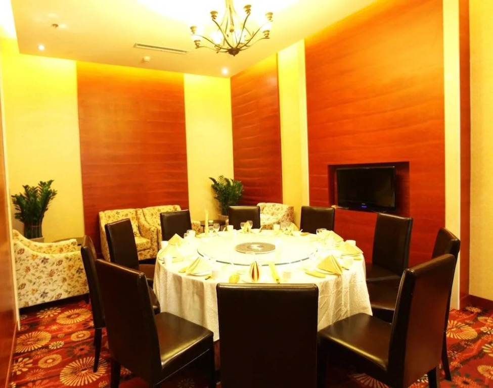 Iris Orchard All Suites Hotel (Tangshan Convention Center)
