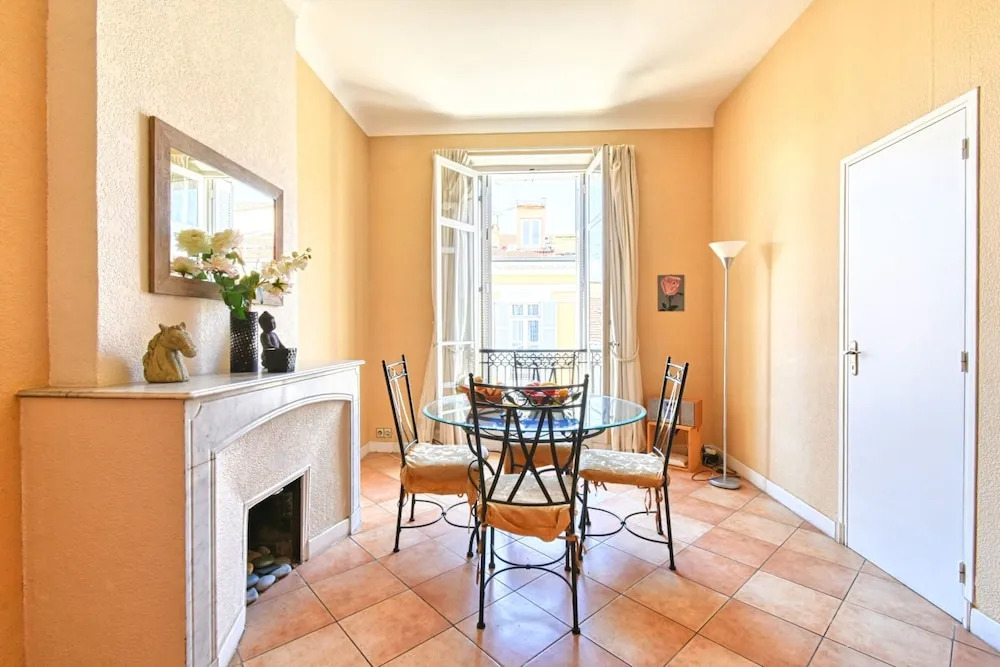 Luminous Apartment in the City Centre of Cannes