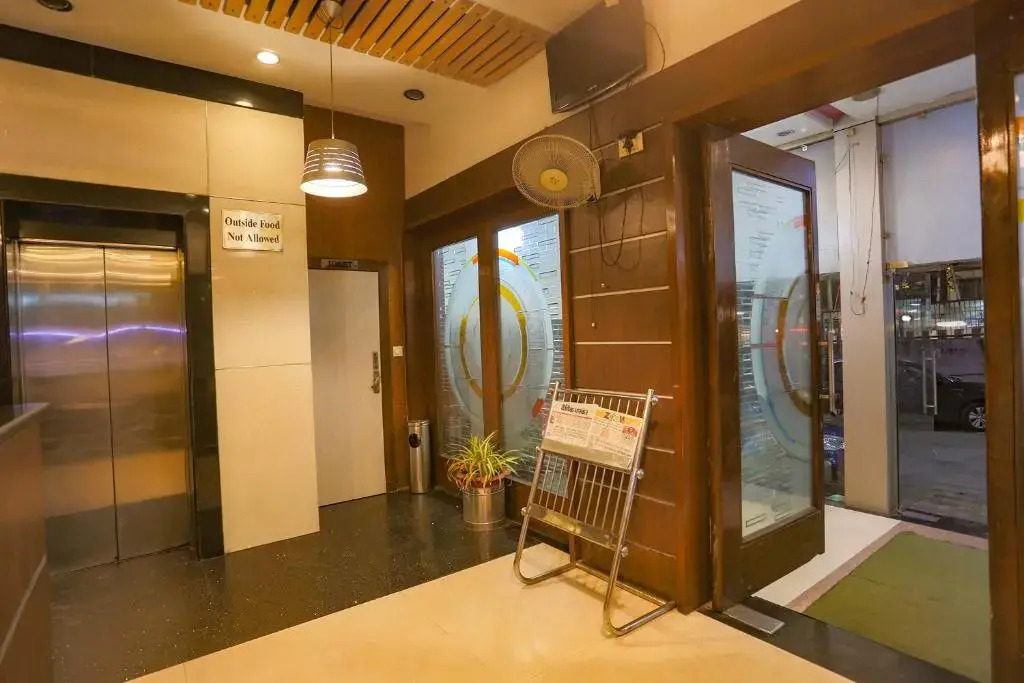 OYO 78257 Flagship Hotel Midland