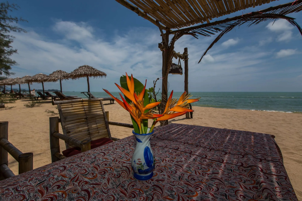 Pranee Beach Bungalows