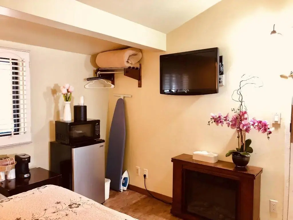 Carmel Resort Inn