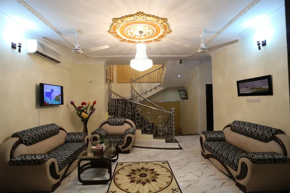 Novem Inn & Holidays