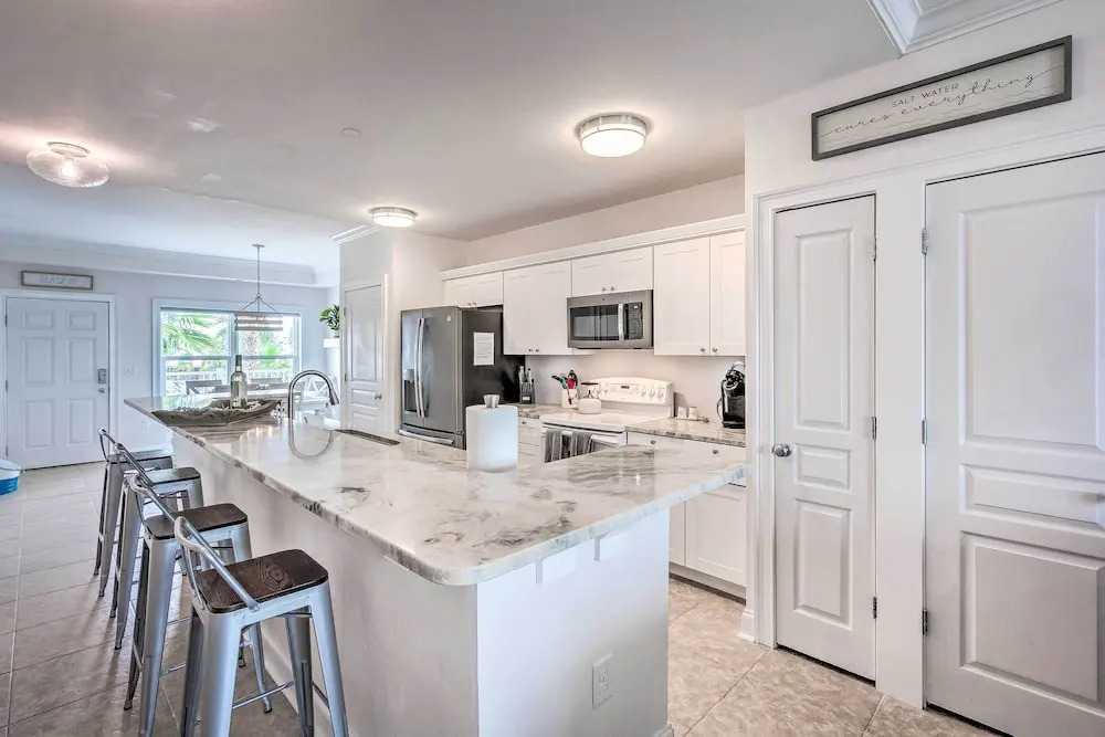 Dazzling Mexico Beach Condo - Walk to the Beach!