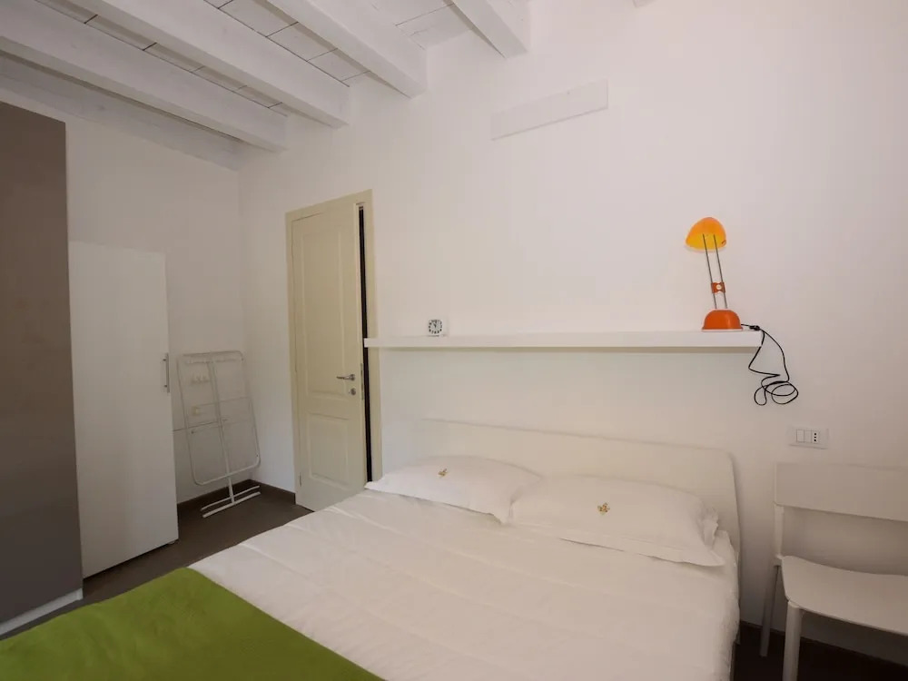 Elegant Holiday Home in Salò Near Lake Beach