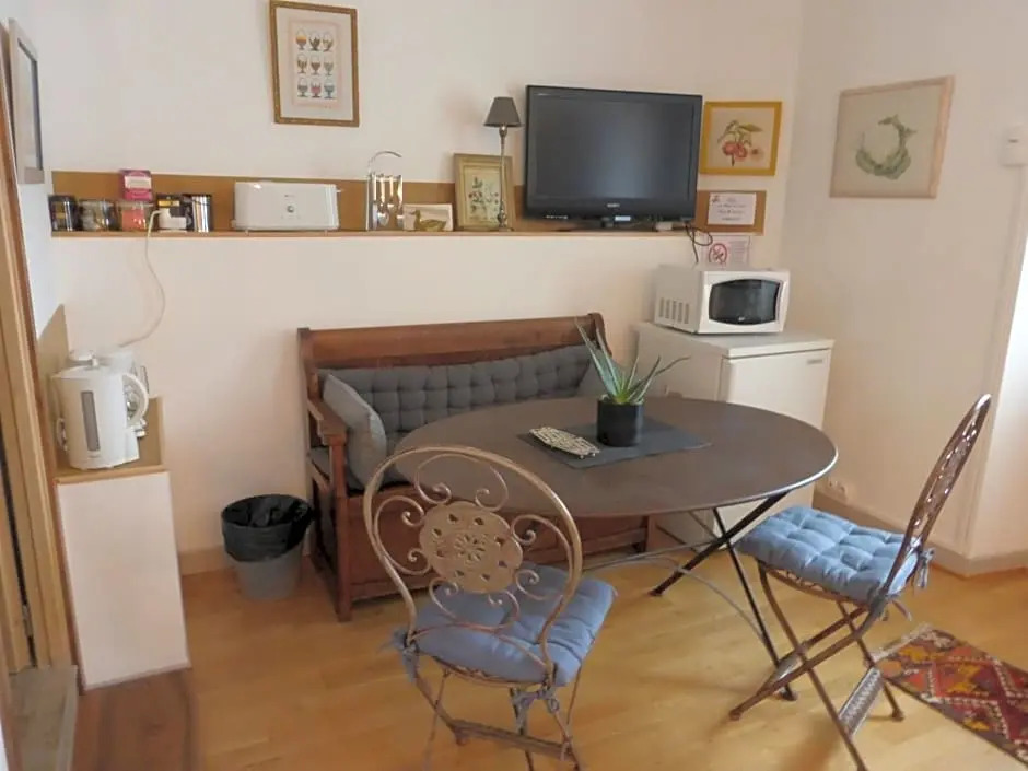 Chambre dHôtes Le Tilleul de Canac PARKING privé GRATUIT Petits déjeuners COMPRIS
