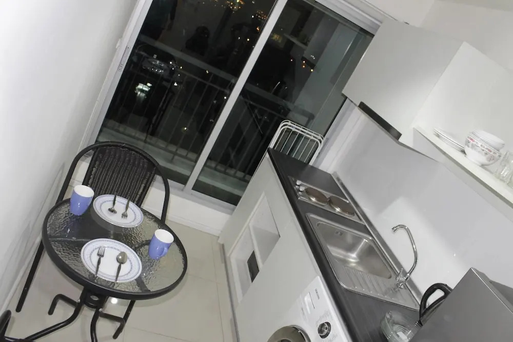 Highrise Cityview Aspire Condo Gym Pool