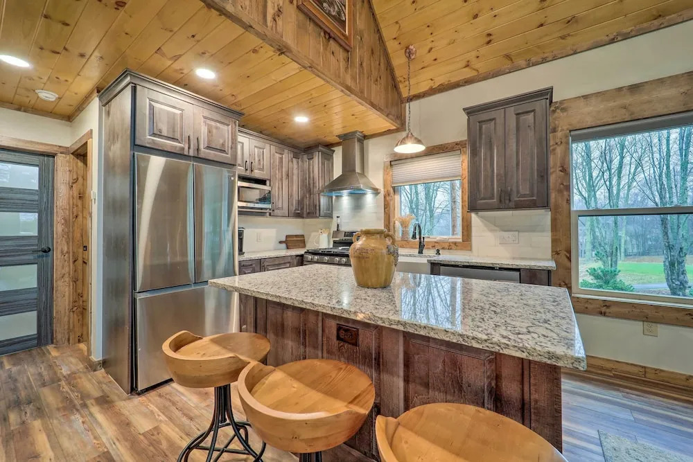 Beech Mountain Nature Escape! Modern + Cozy Cabin