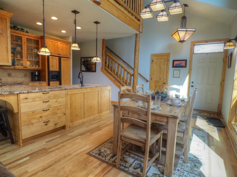 Rambling River - 4 Br Townhouse