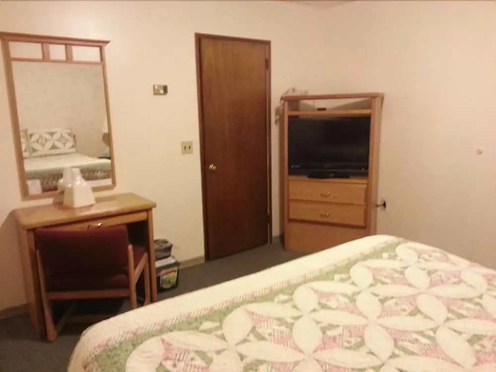 Eagles Nest Motel