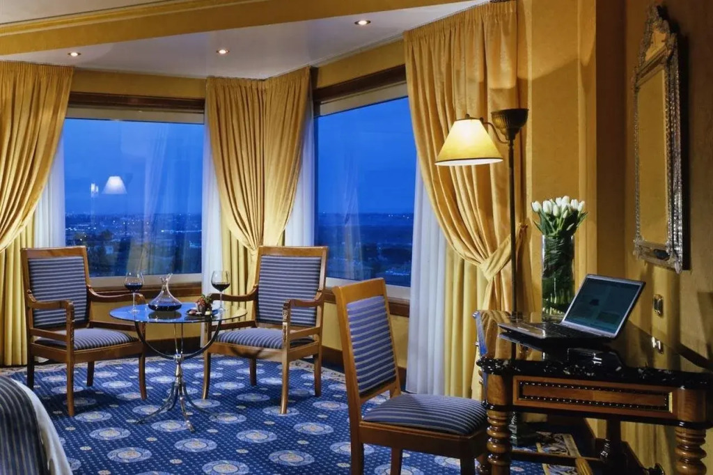 Отель Rome Marriott Park