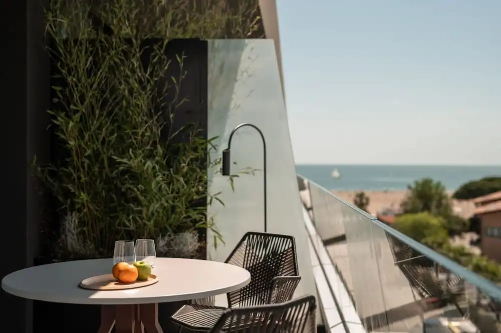 Laguna Faro Suites