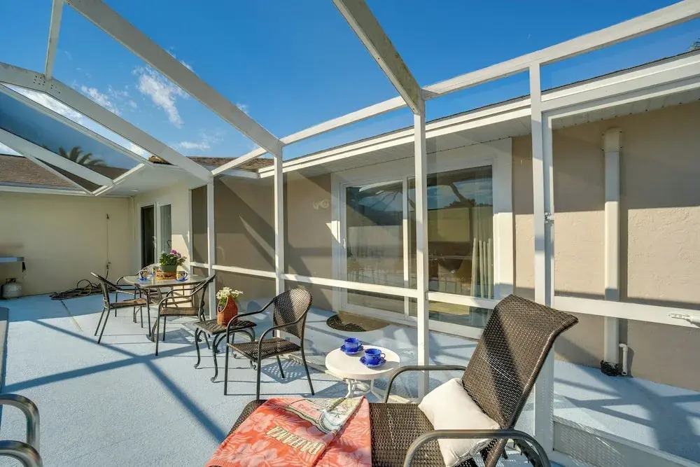 4 Mi to Port Charlotte Beach Park: Gem w/ Pool