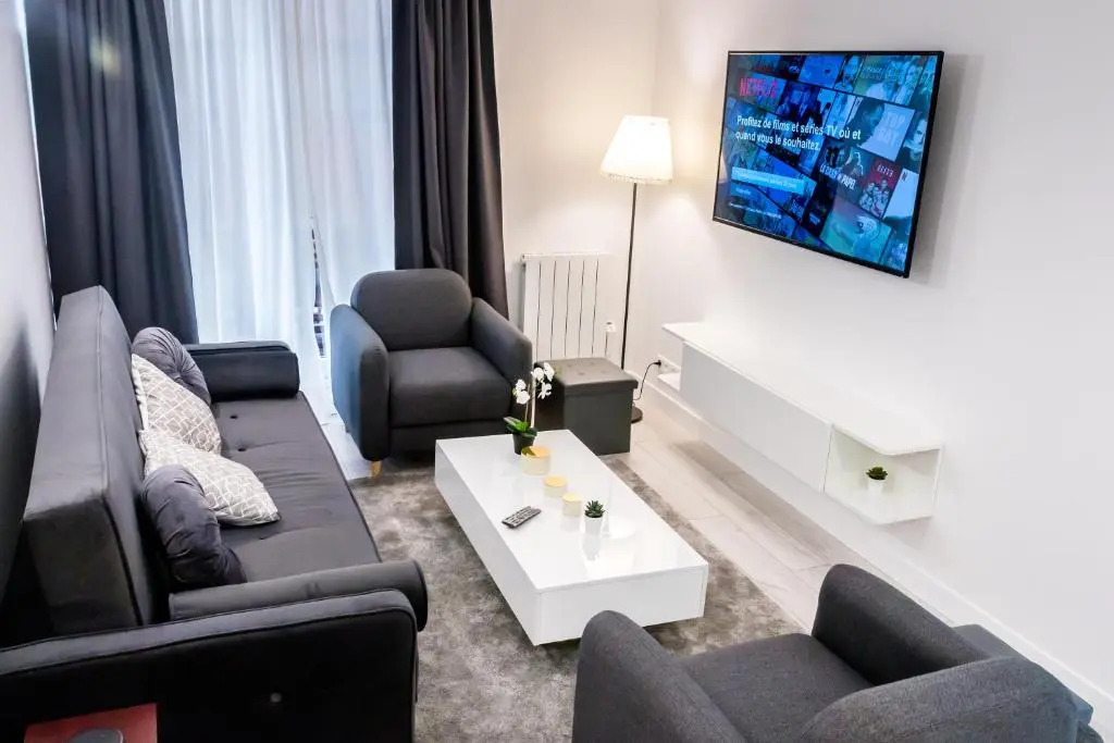 D&E - PARIS-DISNEY - HOLIDAYS APARTMENT - APPARTEMENT DE VACANCES - 5 CHAMBRES- 5 SDB - 5 BEDROOMS - 5 BATHROOMS - Netflix