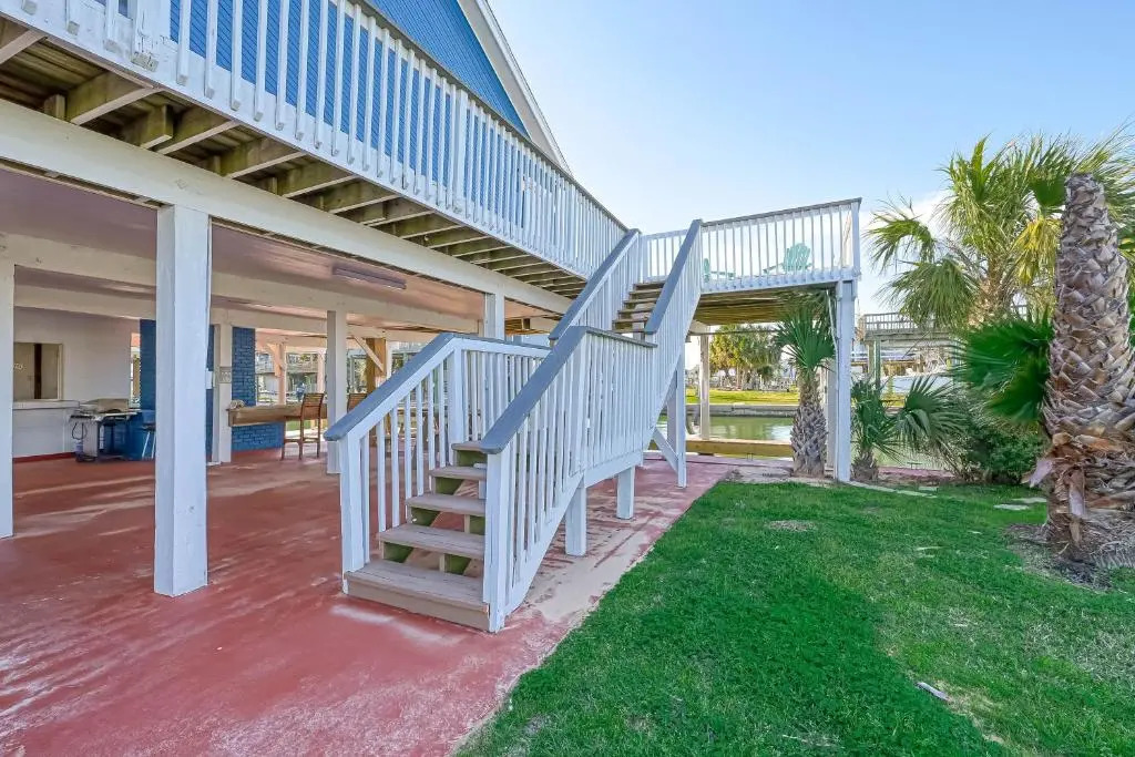 Anchor N Play in Sea Isle On Canal 5 Bdrms Huge Deck Beach Access