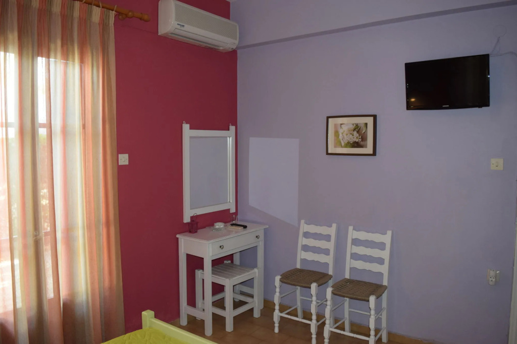 Christinis Guest Rooms