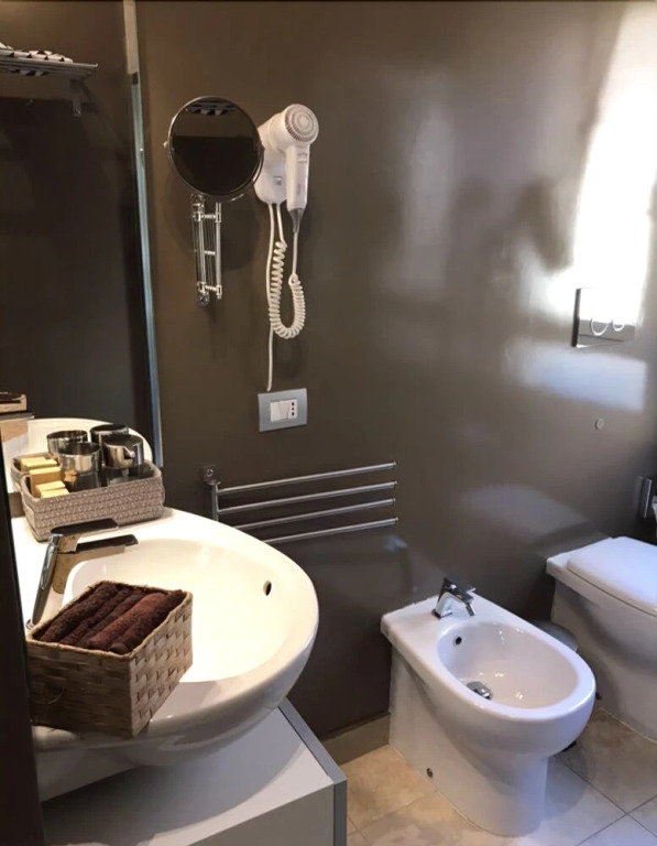Bed  Breakfast Beauty