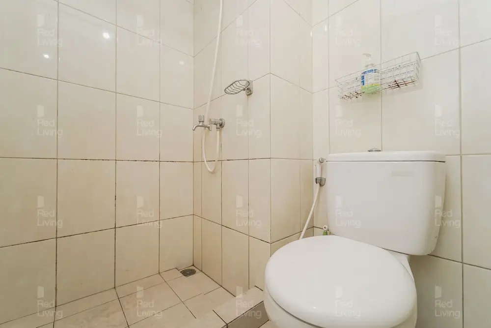 RedLiving Apartemen Springlake Summarecon - Kamarku Tower Azolla