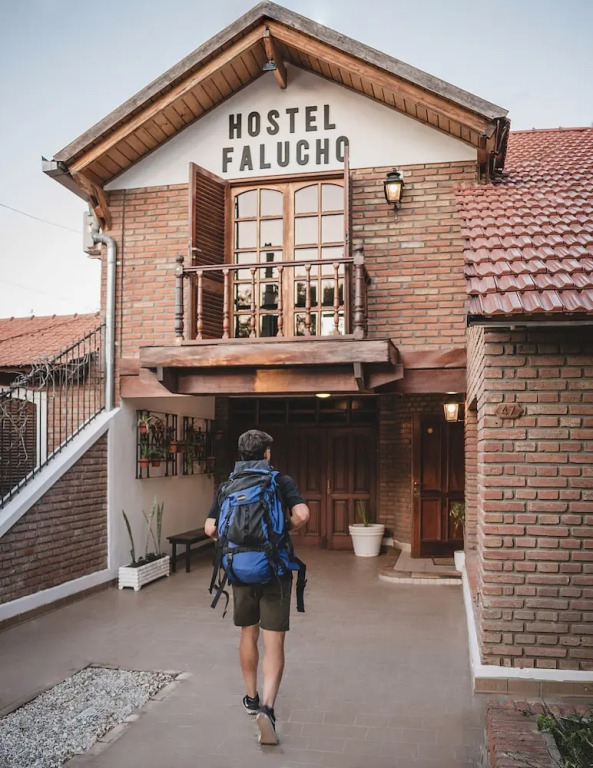 Falucho Hostel