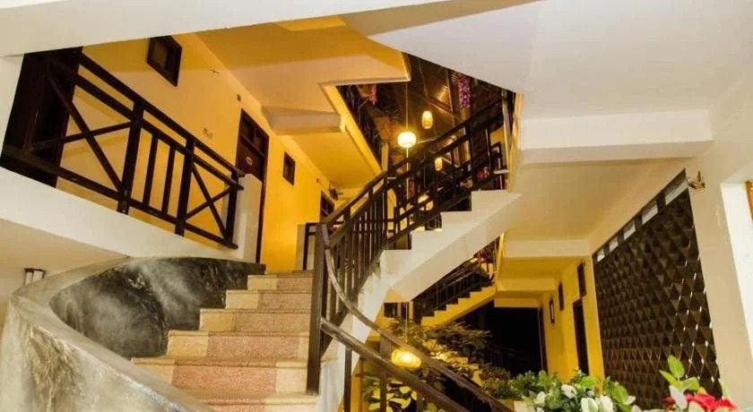 TRUC LAM HOTEL