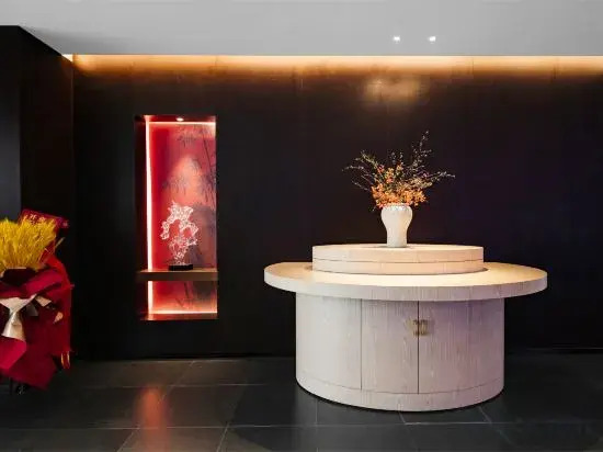 QIANNA HOTEL (Zhenghong City Provincial People's Hospital)