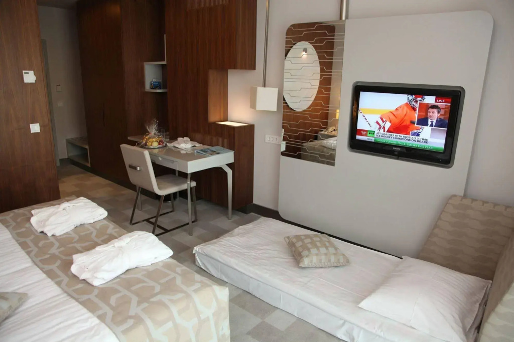Lake View Mobile Homes with Thermal Riviera Tickets in Terme Čatež