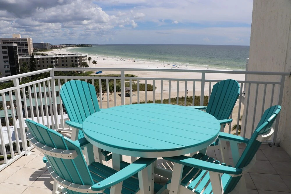 Jamaica Royale - 804 - 2 Br Condo