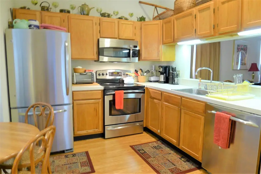 69 Middlecott - 2 Bedroom Condo