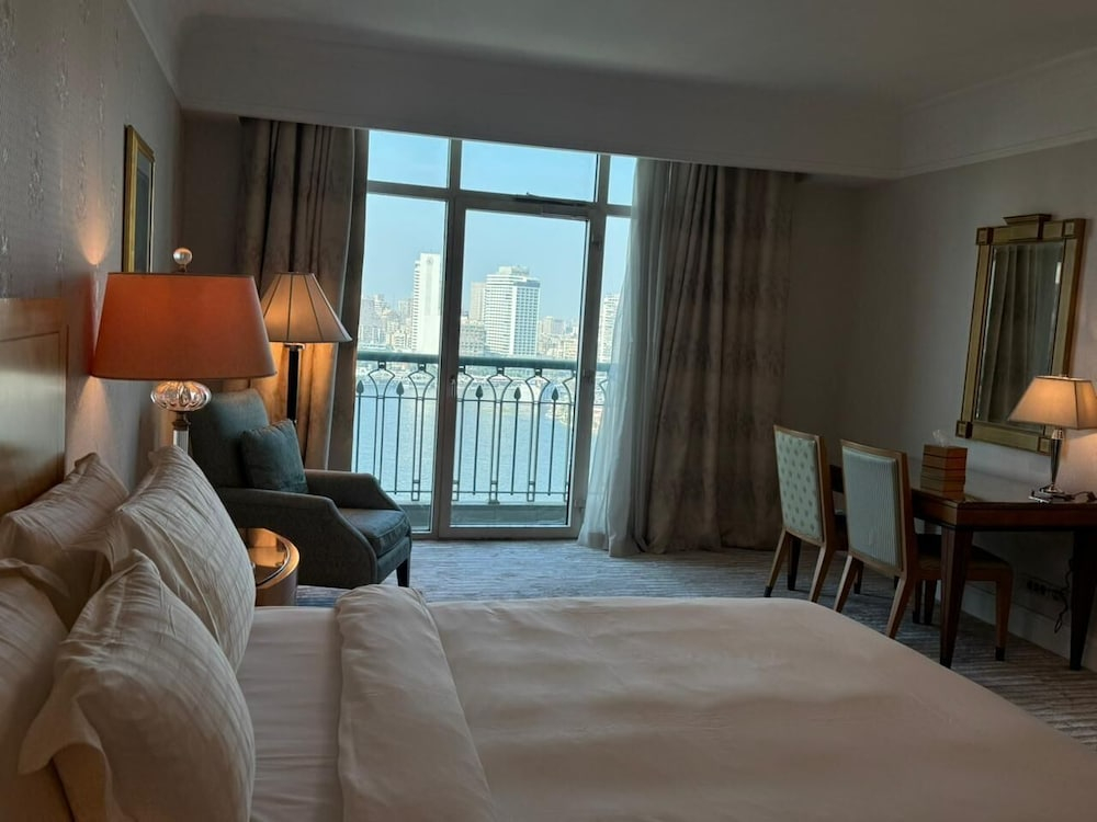 Premium SA at 4 Seasons Hotel