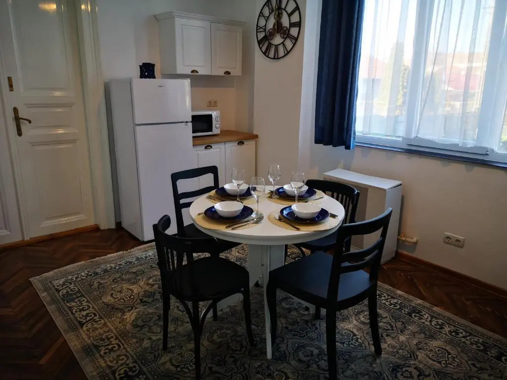 Weisz Apartments