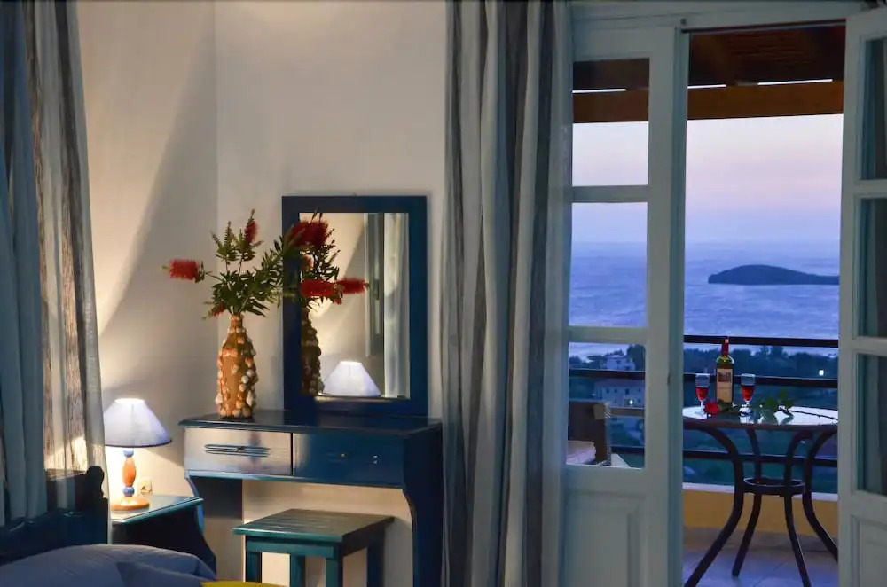 Hotel Dina - Ξενοδοχείο Ντινα